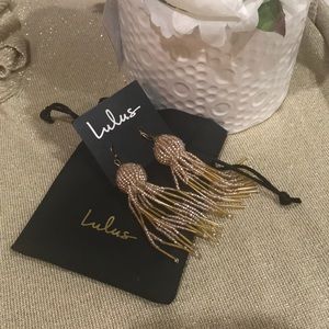 Lulu’s Luxe Look Gold Beaded tassel earrings😍